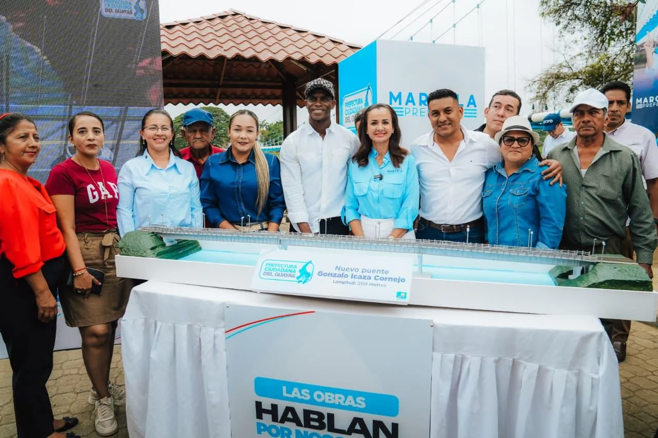 Prefectura entrega planos del nuevo puente Gonzalo Icaza en Magro, Daule