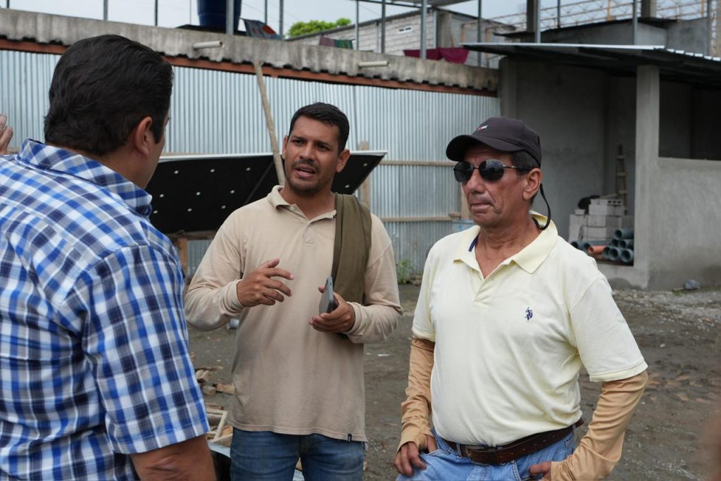 Alcaldía de Naranjito supervisa pozo de agua en Xavier Marcos