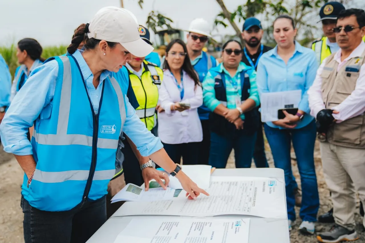 Prefectura del Guayas supervisa bacheo en vía Milagro-Naranjito-Bucay para mejorar seguridad vial