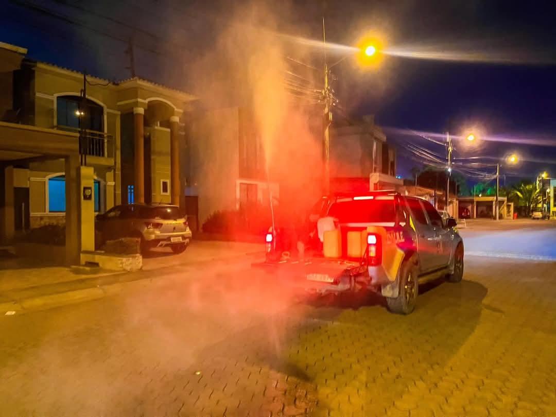 Alcaldía de Daule fumiga Villa del Rey, La Joya y Cabecera para prevenir mosquitos