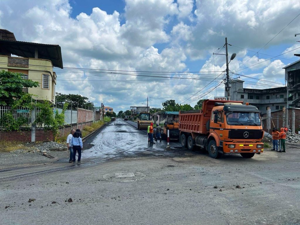 Asfaltado en Vicente Rocafuerte mejora tránsito en Naranjito