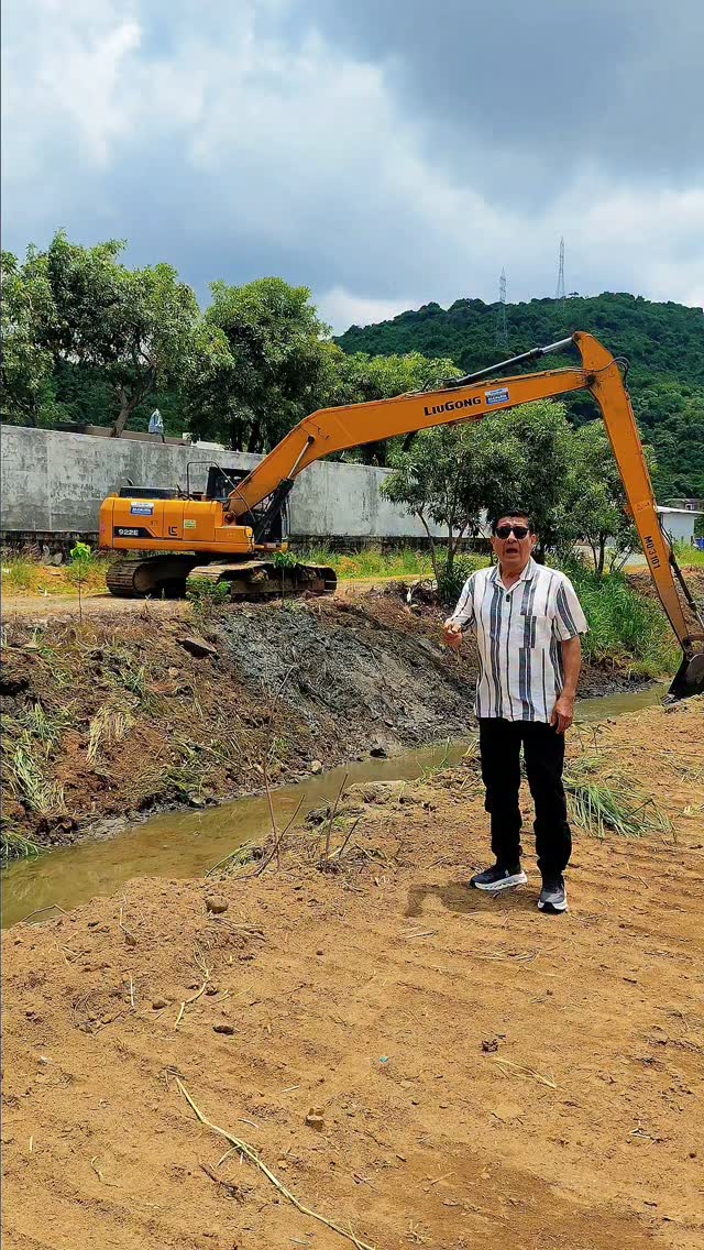 Municipio de Daule inspecciona limpieza de canales en La Aurora ante El Niño