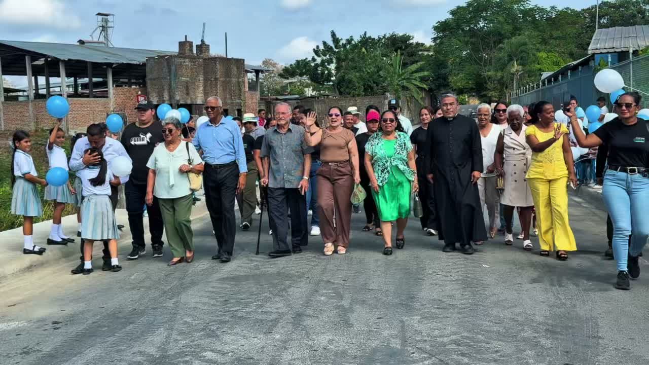 Balzar honra a la Maestra Fidela Angulo con el nombre de una calle