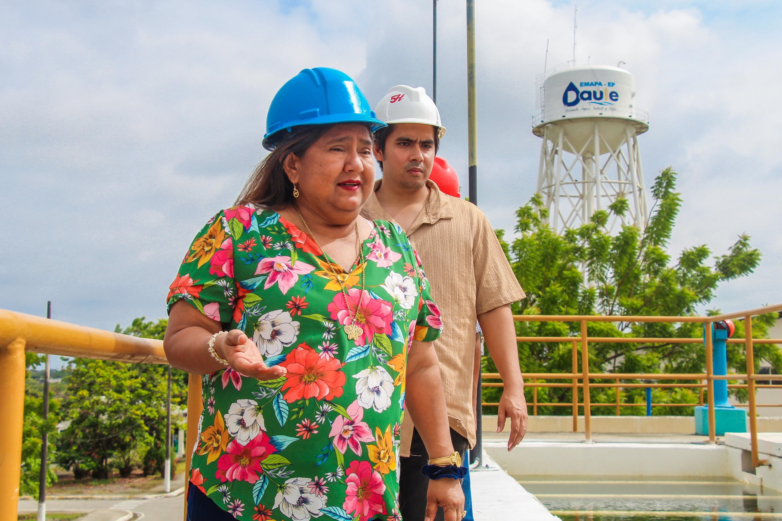 Alcaldesa de Daule inspecciona planta de agua ante llegada del Niño