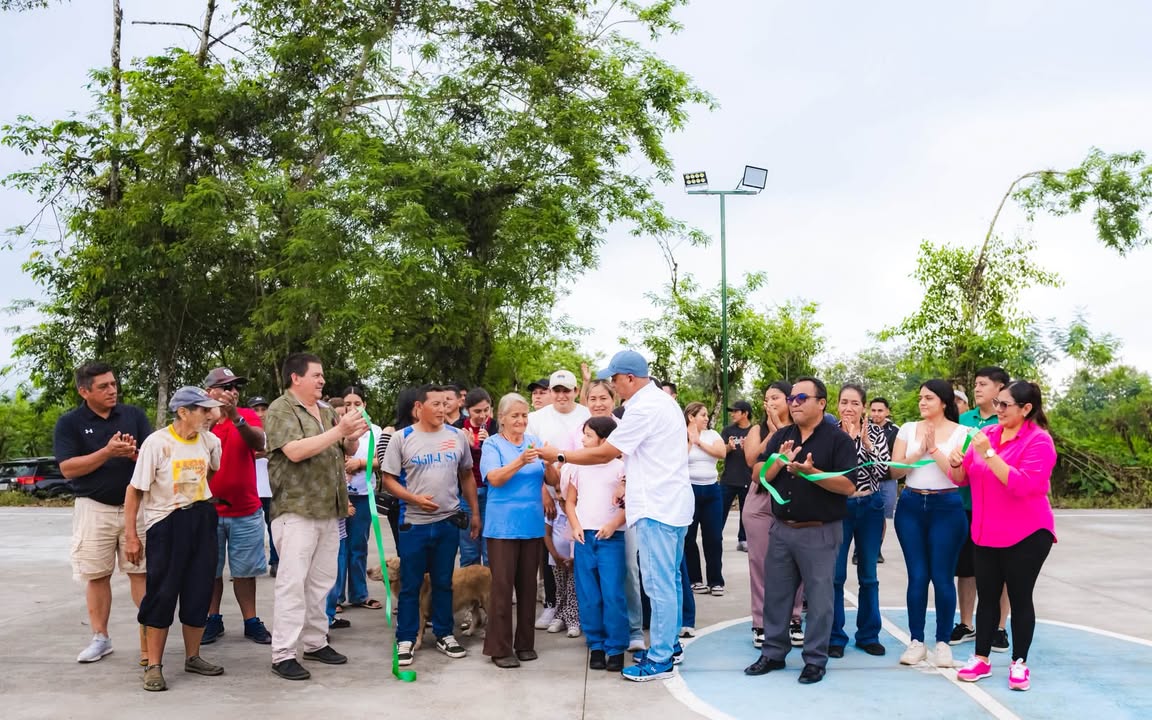 Bucay fortalece a Los Naranjos con cancha y WiFi gratuito para impulsar desarrollo local