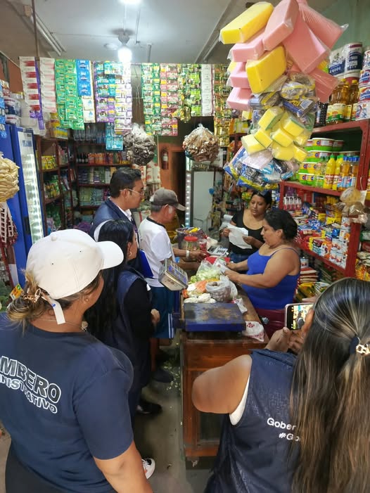 Bomberos y Policía fiscalizan permisos y seguridad en comercios de Salitre