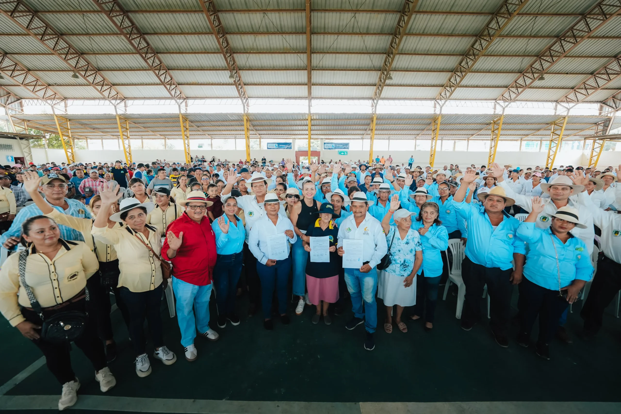 Prefectura del Guayas inicia reconstrucción de caminos vecinales en Daule tras el invierno