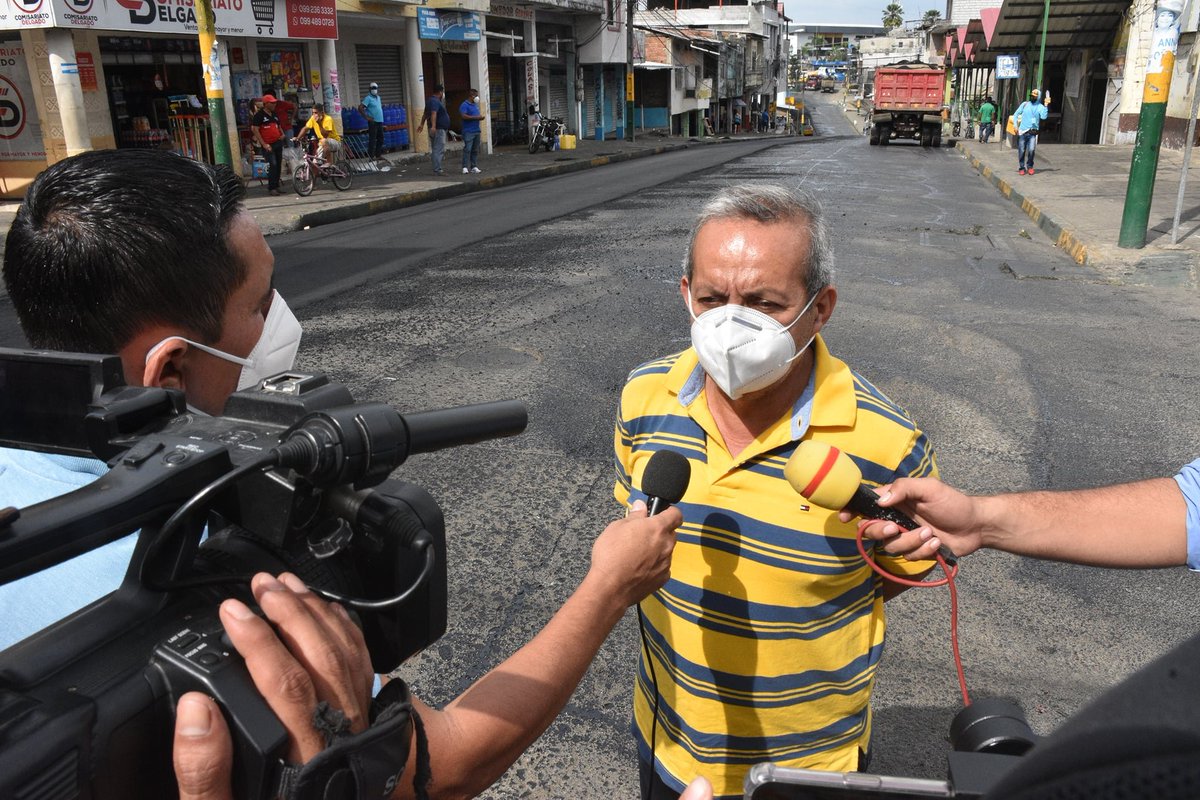 Recapeo asfáltico mejora tránsito en calle Amazonas, El Empalme