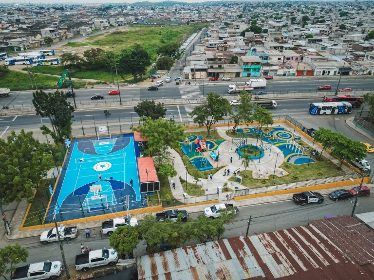 Salud de Guayaquil activa 18 zonas para frenar enfermedades por lluvias