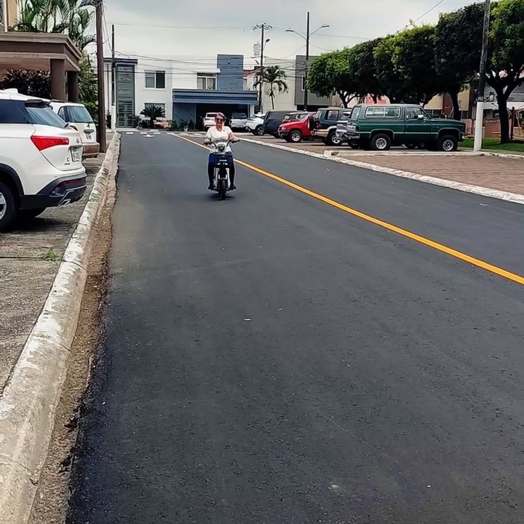 Urb. Castilla recibe asfaltado: Daule mejora vialidad en zona residencial
