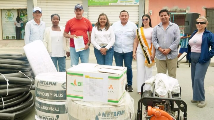 Productores de Manantial Línea Férrea reciben kit de riego móvil