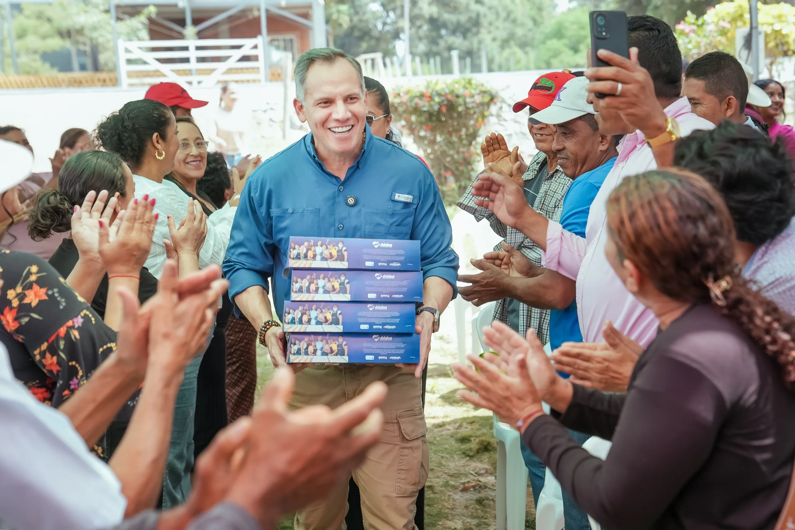 Prefectura del Guayas supervisa desazolve en Samborondón y dialoga con líderes en Salitre