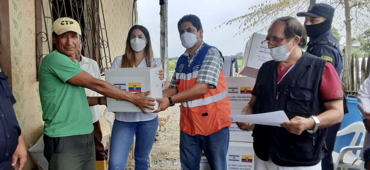 Entrega de kits de alimentos a familias de Los Higuerones y El Guarumal tras inundaciones