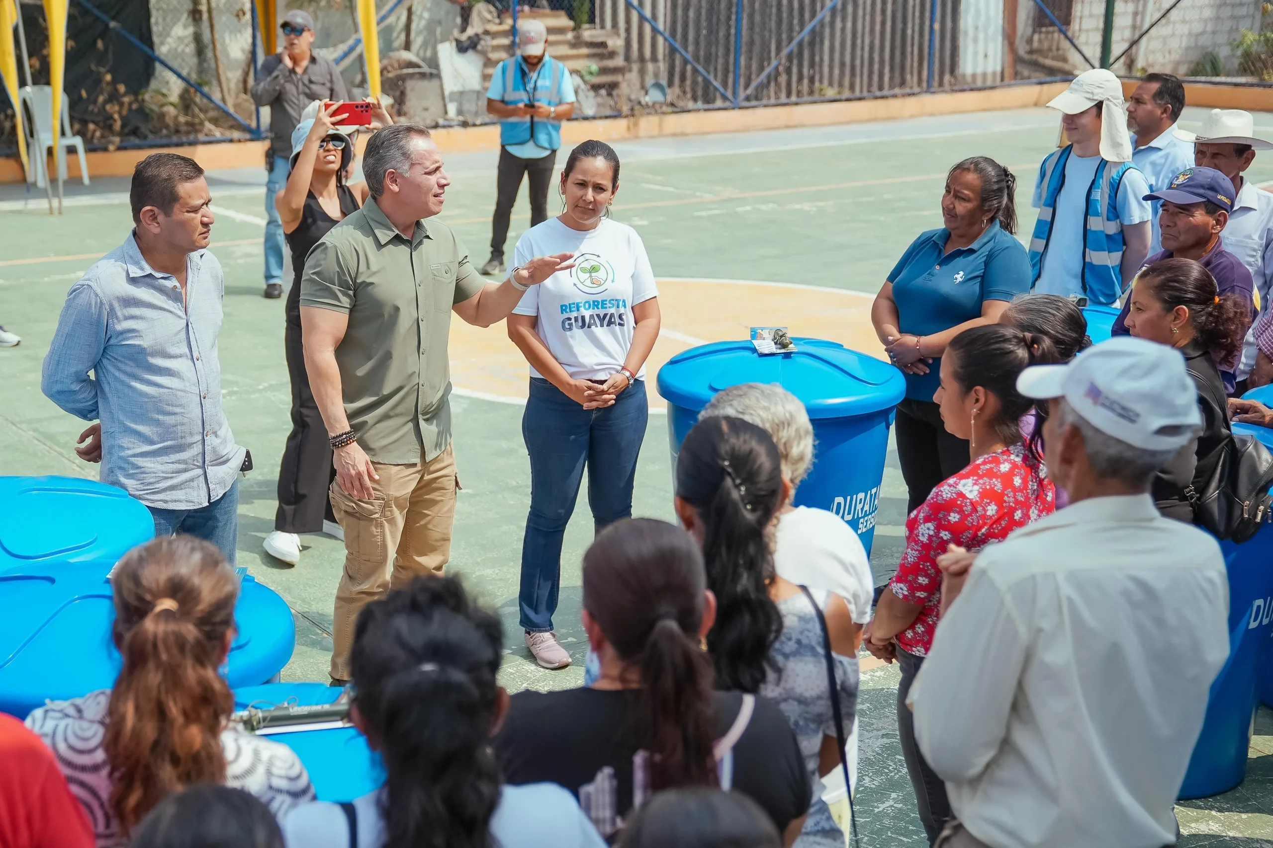 Prefectura del Guayas entrega 30 kits de agua segura en Juan Bautista, Daule