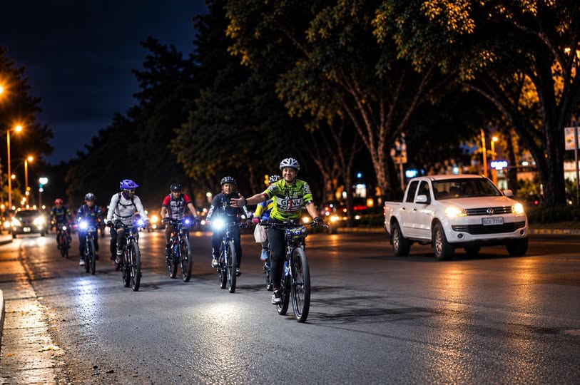 Playas fue meta de la Travesía Nocturna Guayaquil-Playas y premió a los ciclistas