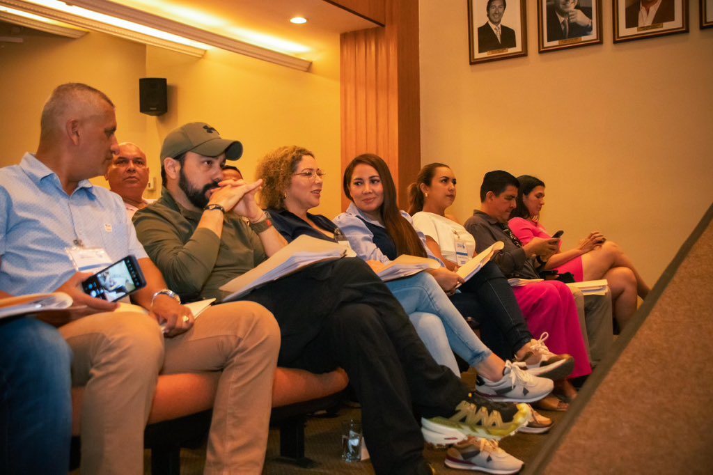 Vialidad del Guayas se aprobó en sesión provincial con Viviana Olivares