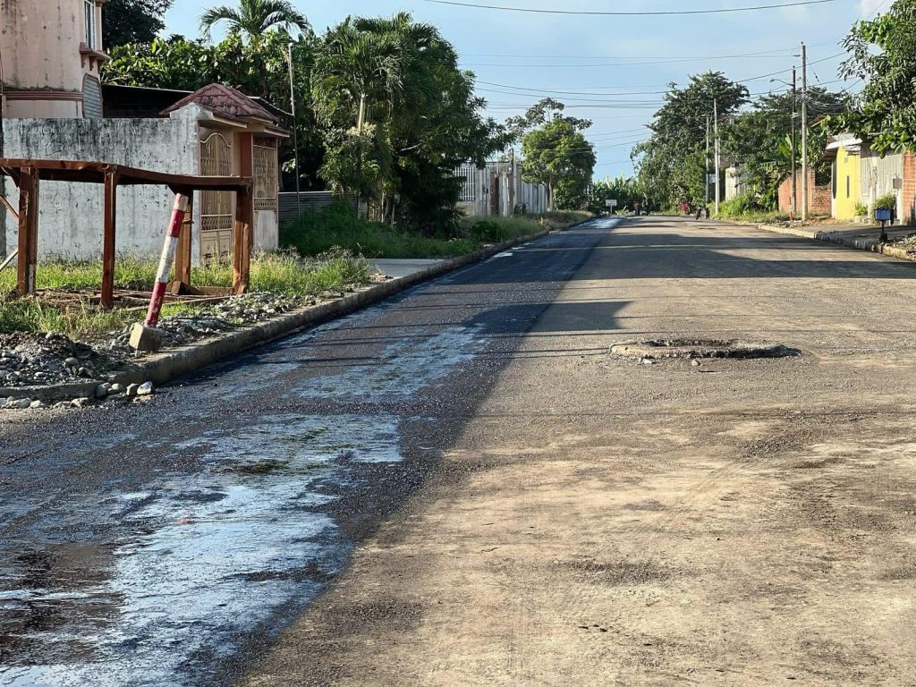 Asfaltado en Santa Margarita y Eliécer Pérez mejora calles de Naranjito