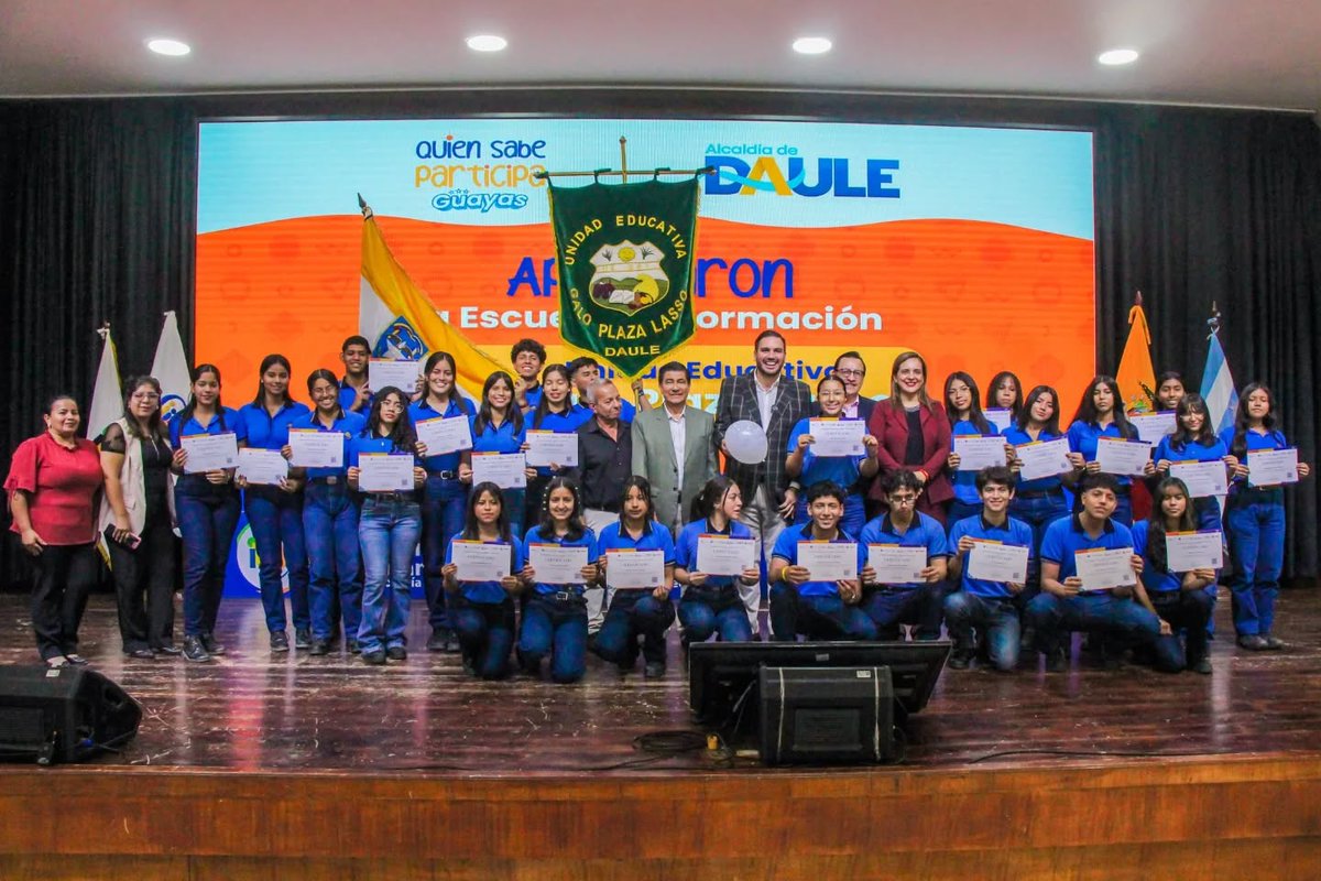 UE Galo Plaza Lasso de Daule recibe reconocimiento por proyecto participativo