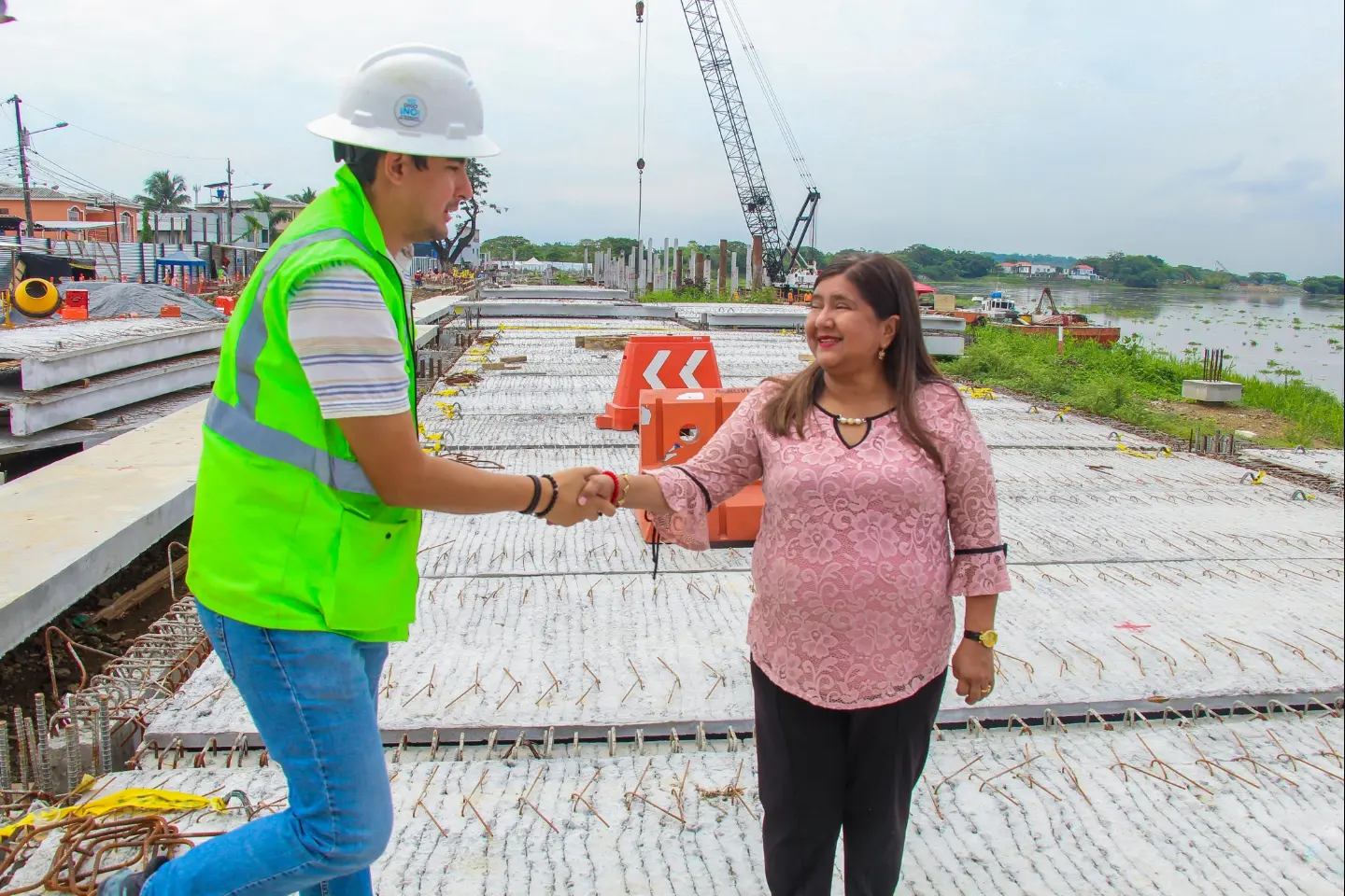 Avanza la construcción del Malecón de La Aurora para recreación familiar