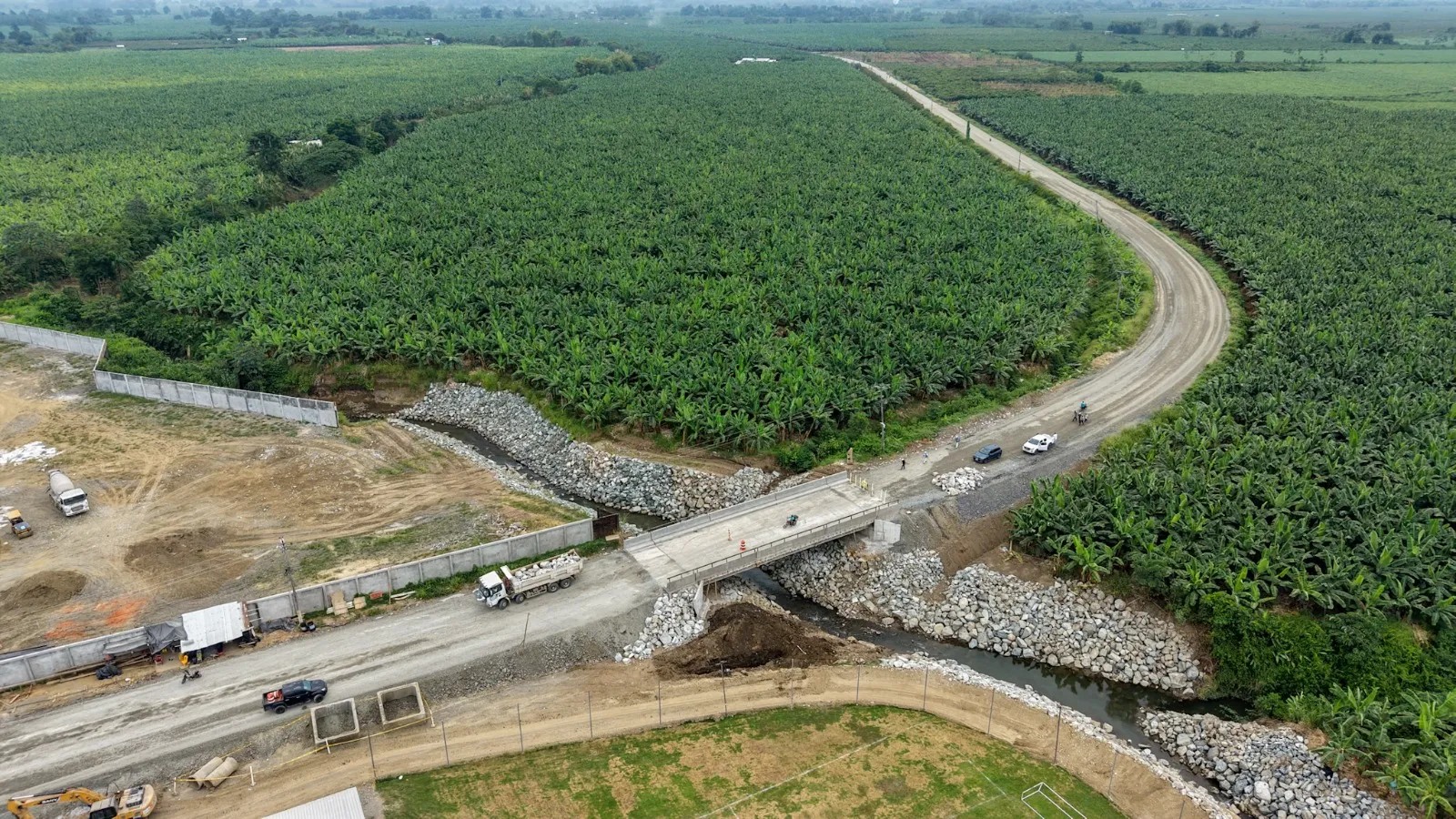 Vía Simón Bolívar-Lorenzo de Garaicoa avanza al 85% con nuevo puente antisísmico