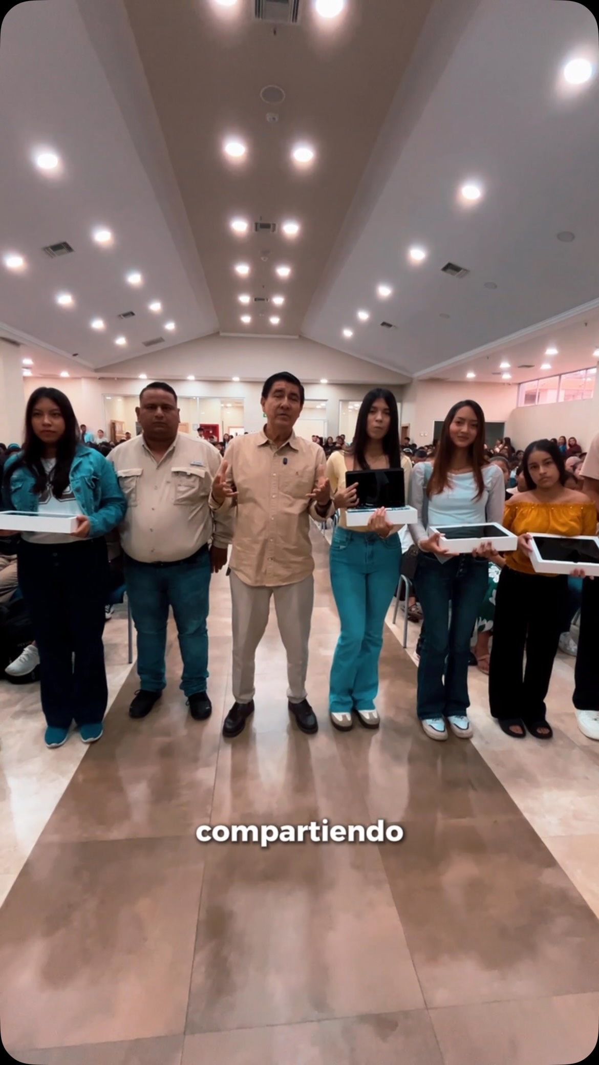 Entrega de tablets a bachilleres de Daule: una herramienta tecnológica para el futuro