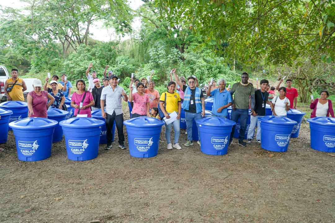Pedro Carbo recibe 120 kits de agua segura con apoyo de la Prefectura del Guayas