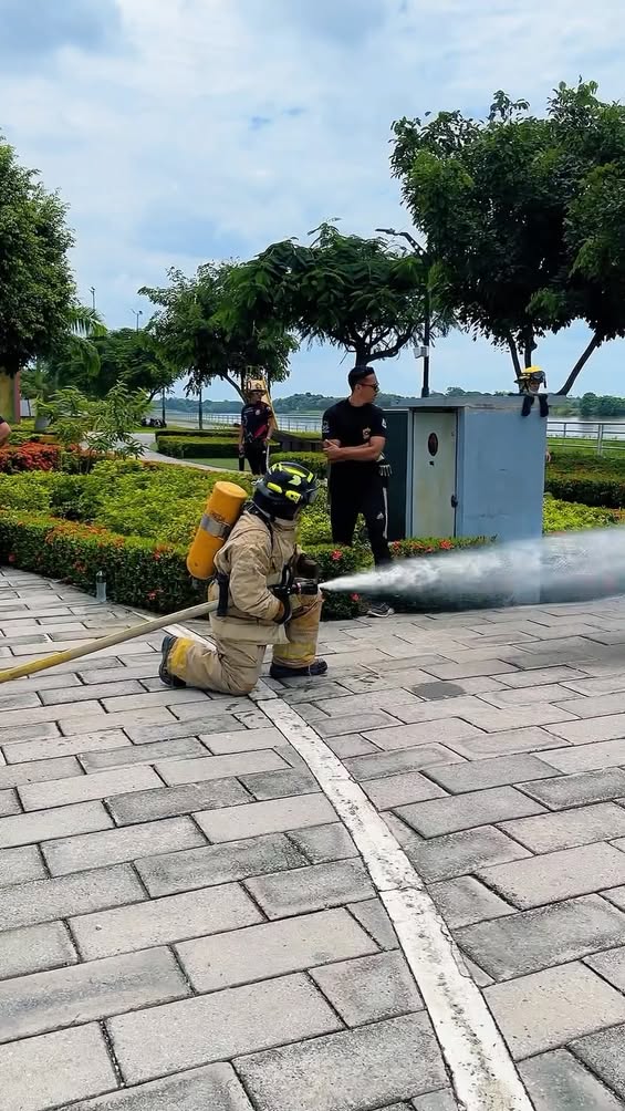 Bomberos de Daule unen fuerzas en competencia que celebra el espíritu de servicio