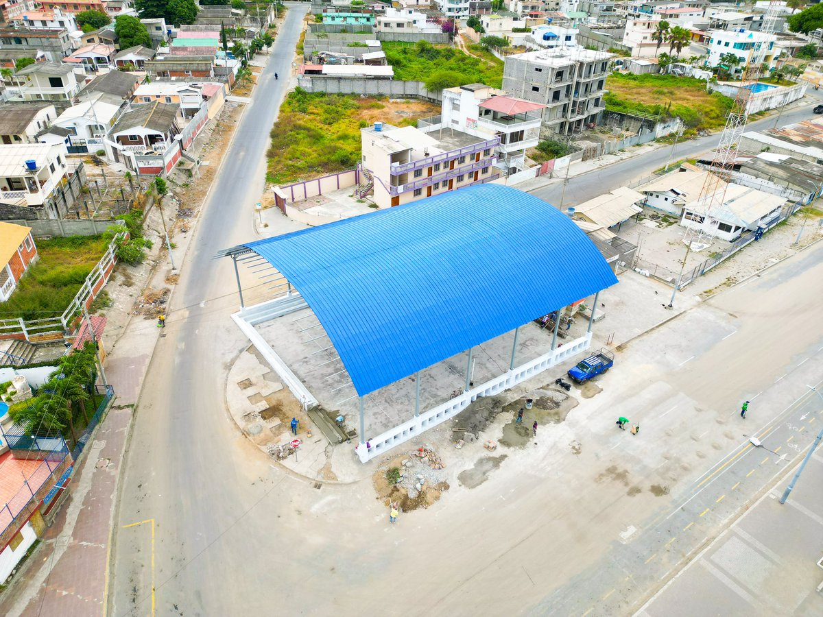 La cancha de ecuavoley de Playas avanza al 85% para mejorar el deporte local